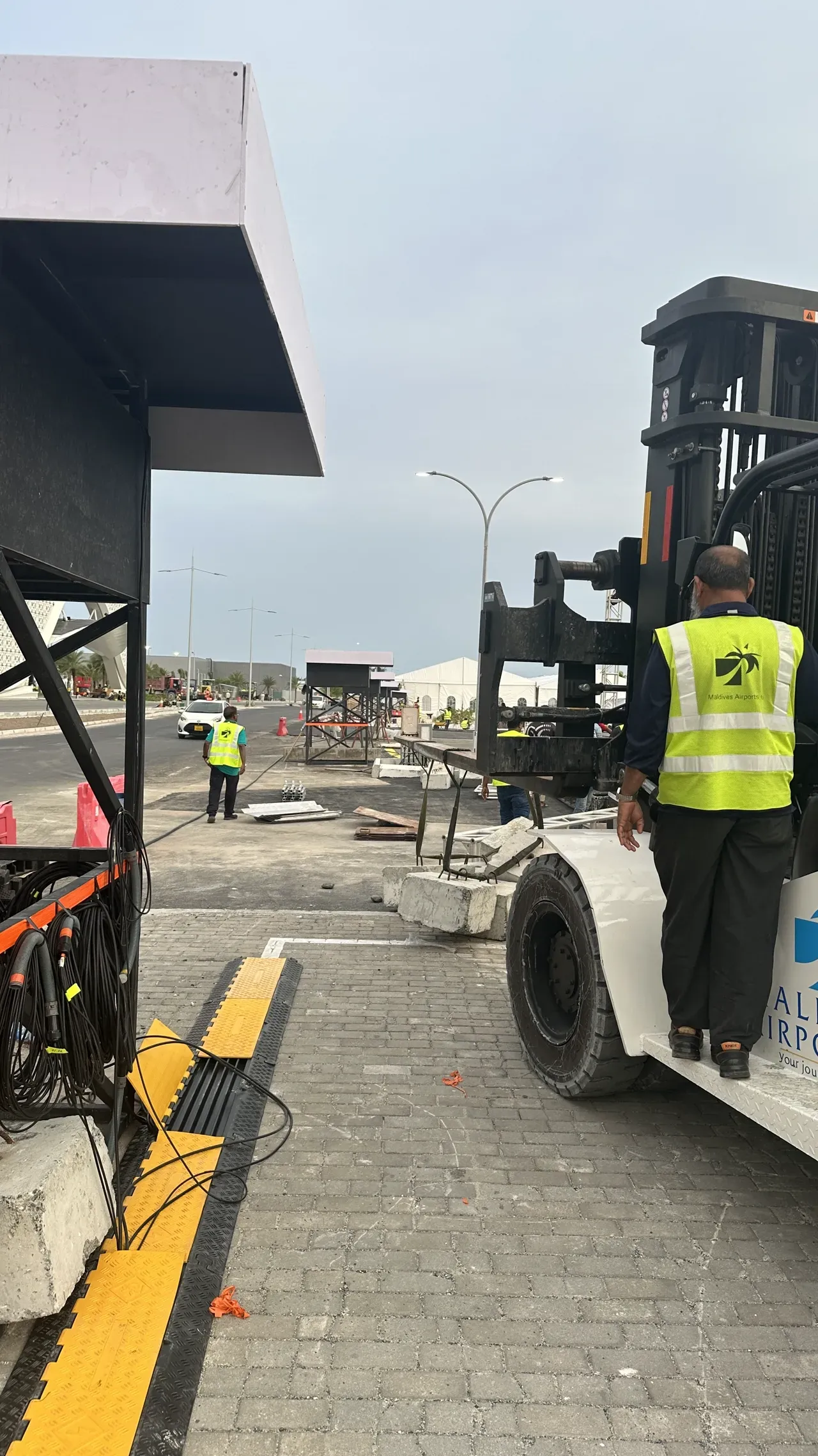 Heavy projection equipment setup